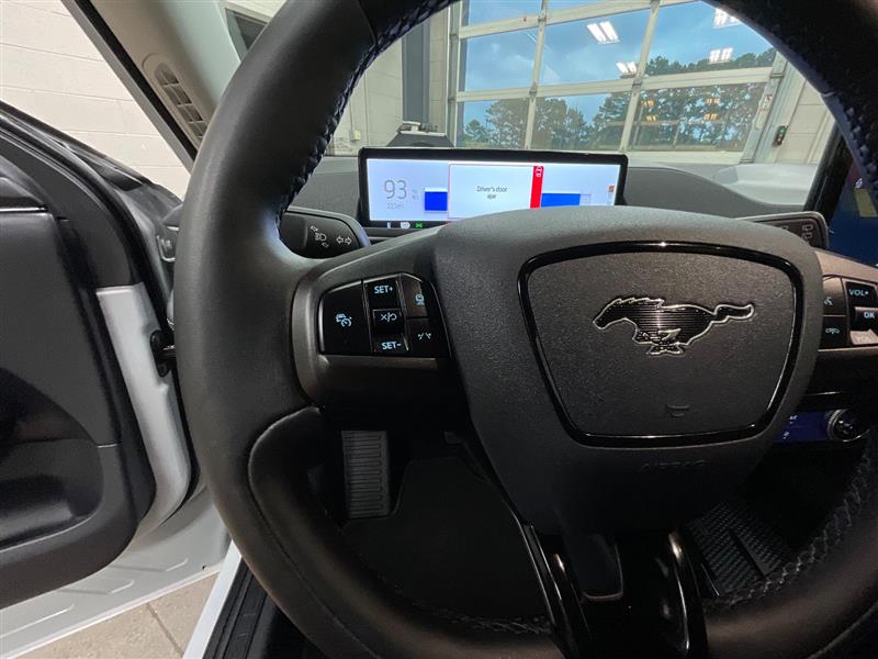 2022 FORD MUSTANG MACH-E Select