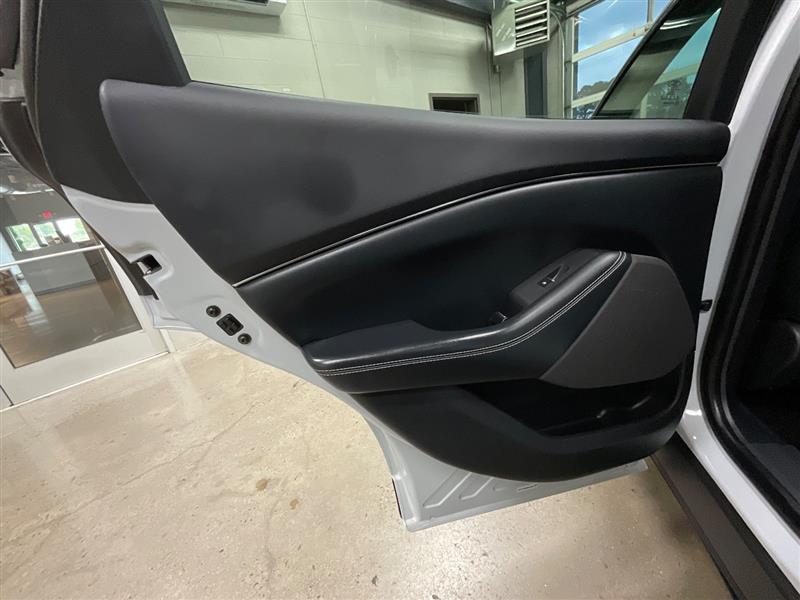 2022 FORD MUSTANG MACH-E Select