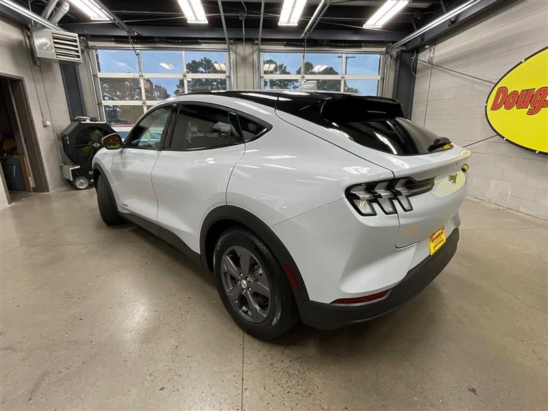 2022 FORD MUSTANG MACH-E Select