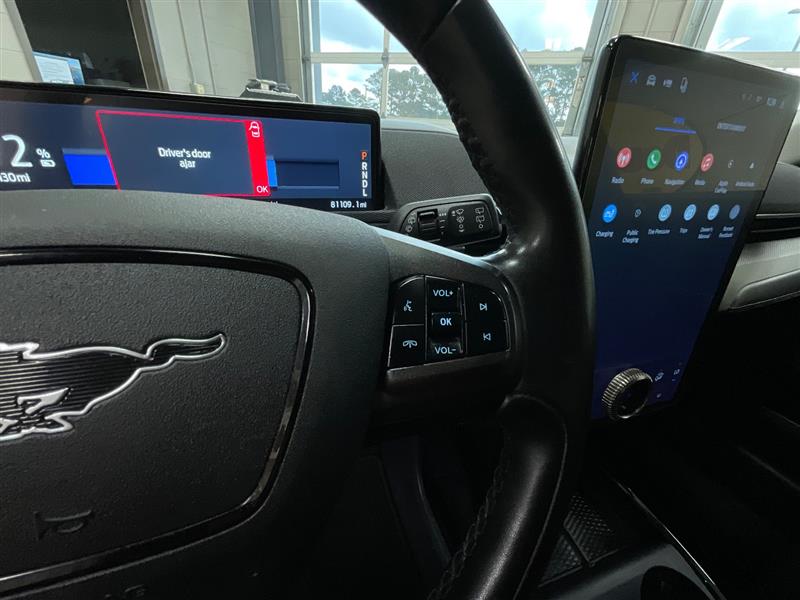 2022 FORD MUSTANG MACH-E Select