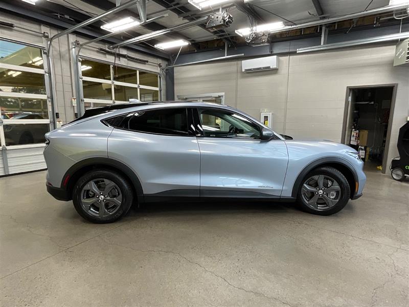 2022 FORD MUSTANG MACH-E Select