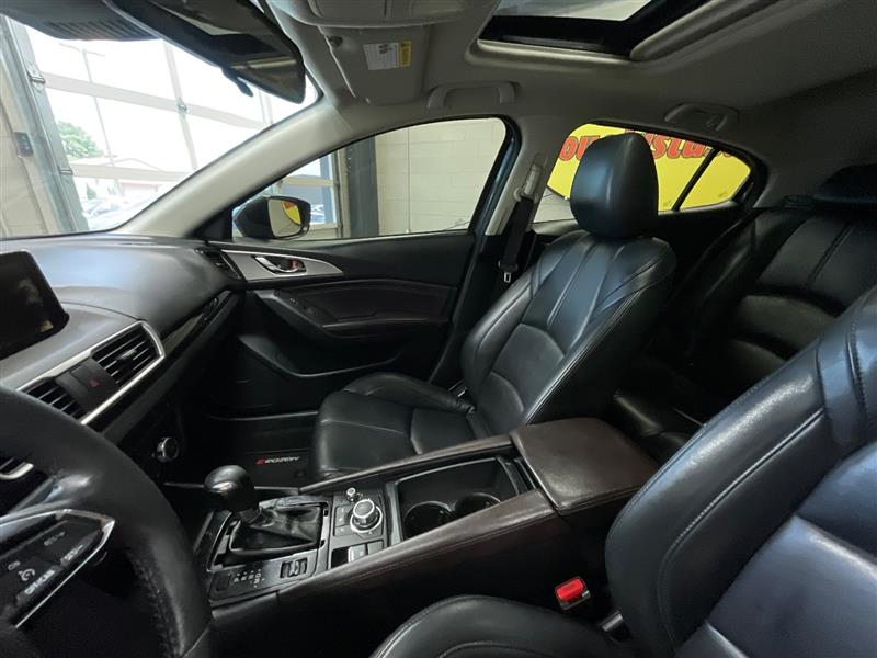 2018 MAZDA MAZDA3 TOURING