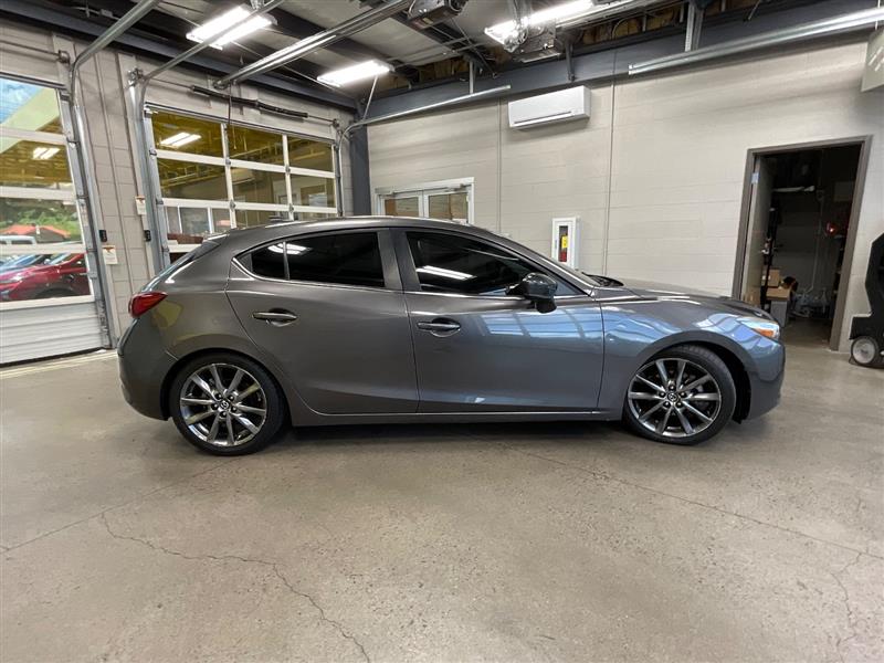2018 MAZDA MAZDA3 TOURING