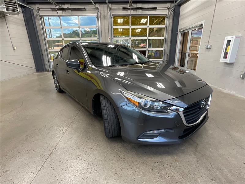 2018 MAZDA MAZDA3 TOURING