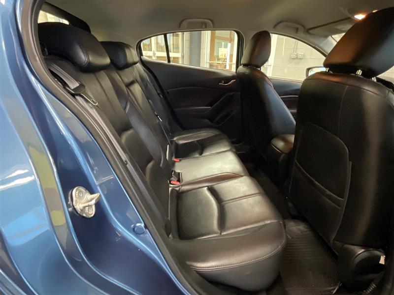 2018 MAZDA MAZDA3 5-DOOR Touring