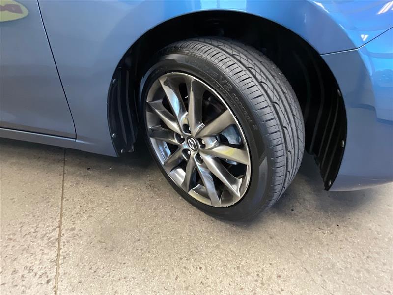2018 MAZDA MAZDA3 5-DOOR Touring