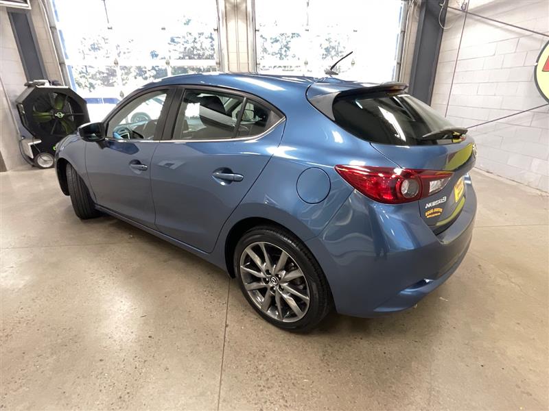2018 MAZDA MAZDA3 5-DOOR Touring