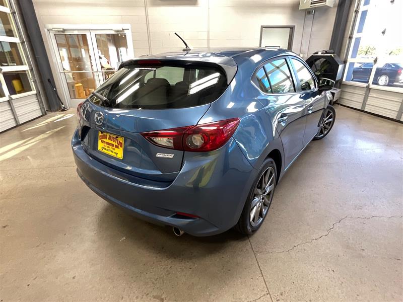 2018 MAZDA MAZDA3 5-DOOR Touring