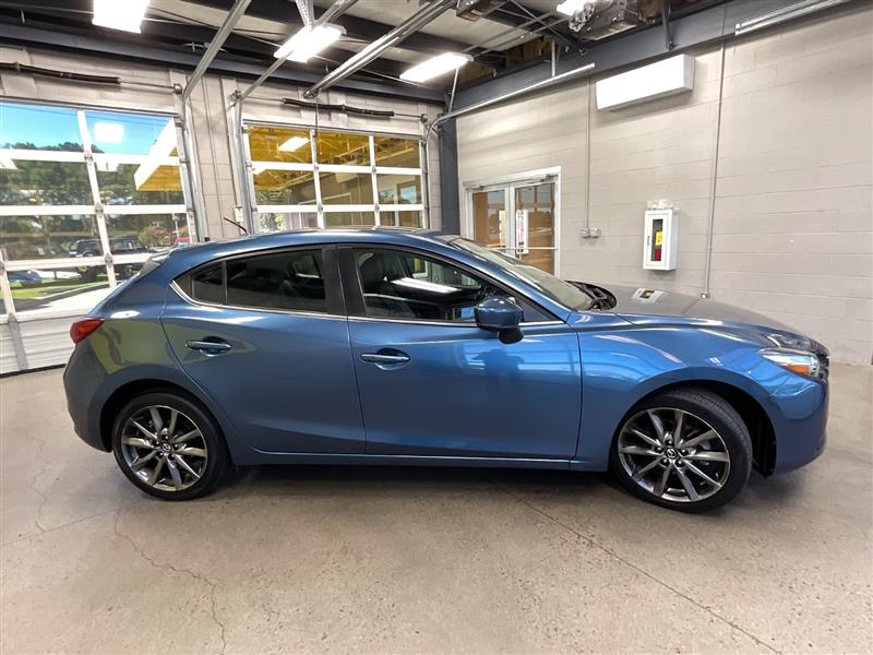 2018 MAZDA MAZDA3 5-DOOR Touring