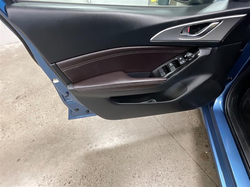 2018 MAZDA MAZDA3 5-DOOR Touring