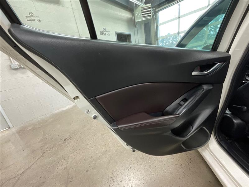 2017 MAZDA MAZDA3 