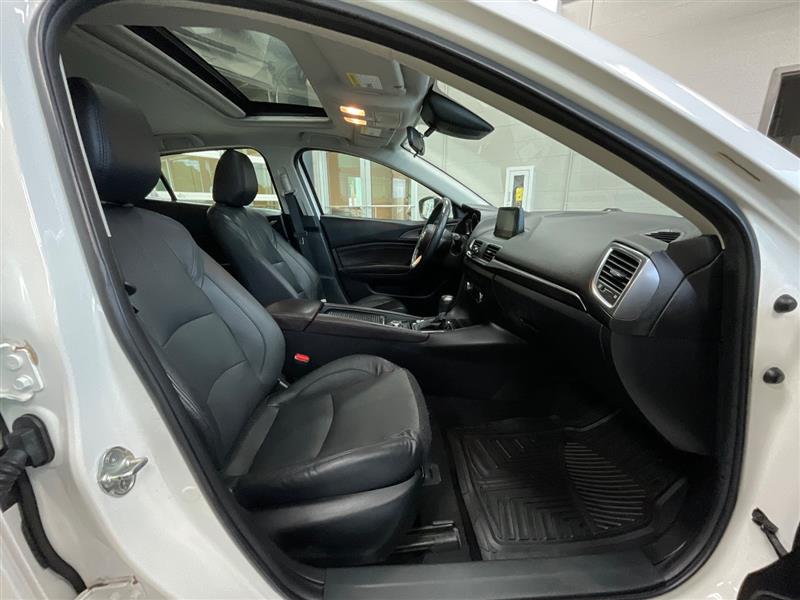 2017 MAZDA MAZDA3 