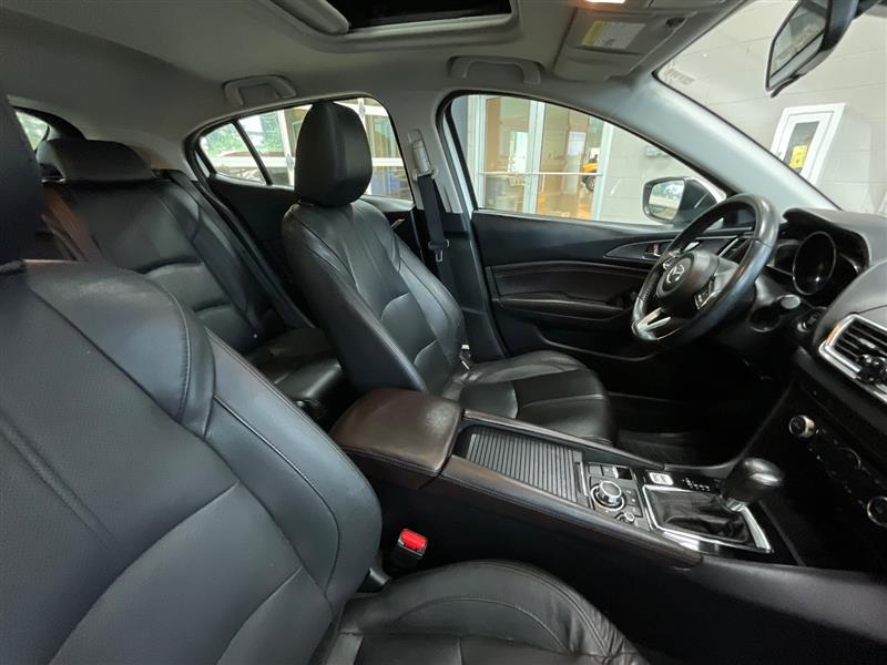 2017 MAZDA MAZDA3 