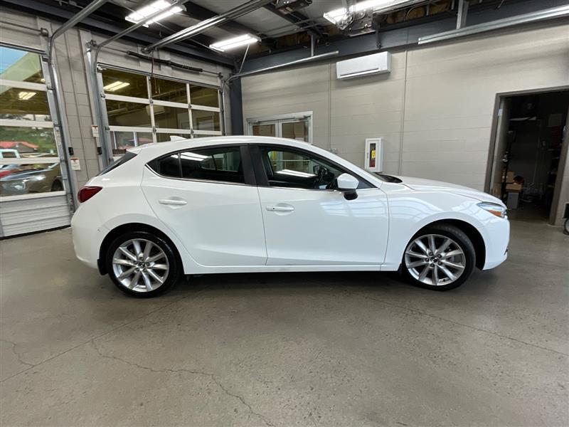 2017 MAZDA MAZDA3 