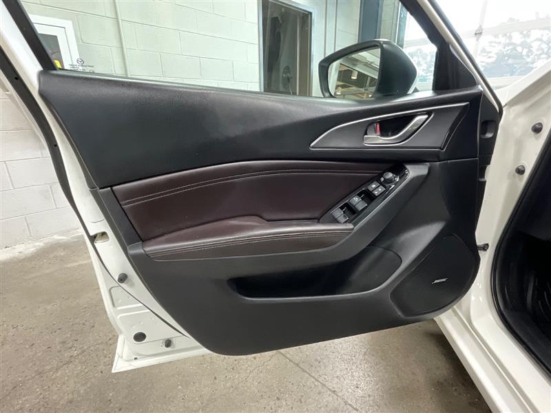 2017 MAZDA MAZDA3 