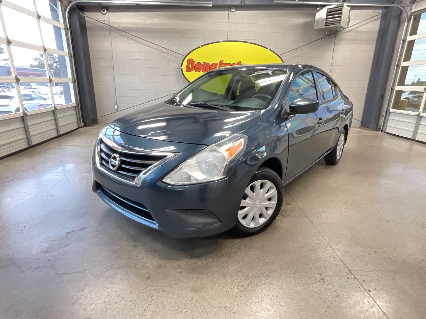 2017 Nissan Versa 1.6 S MT's photo