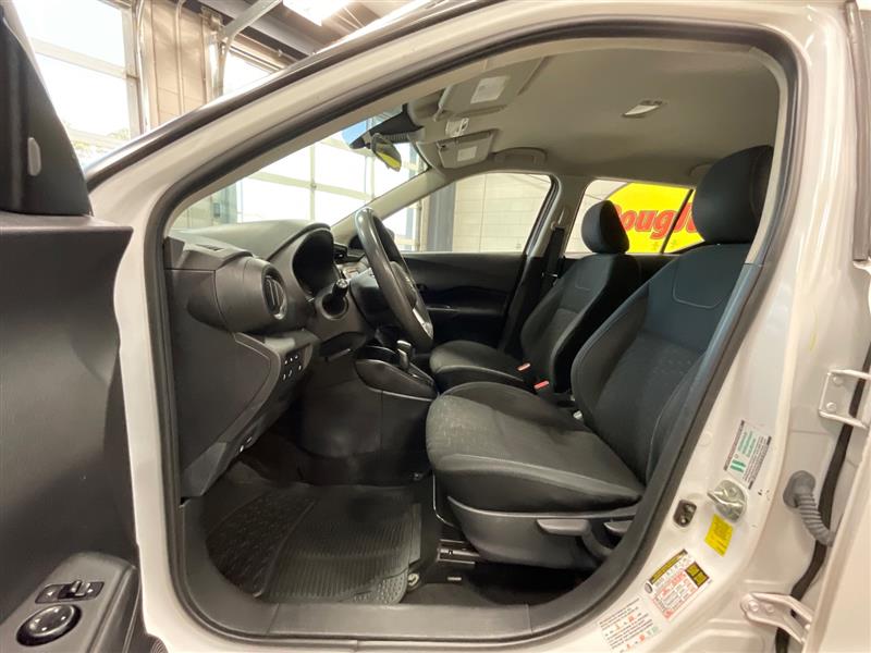 2022 NISSAN KICKS S