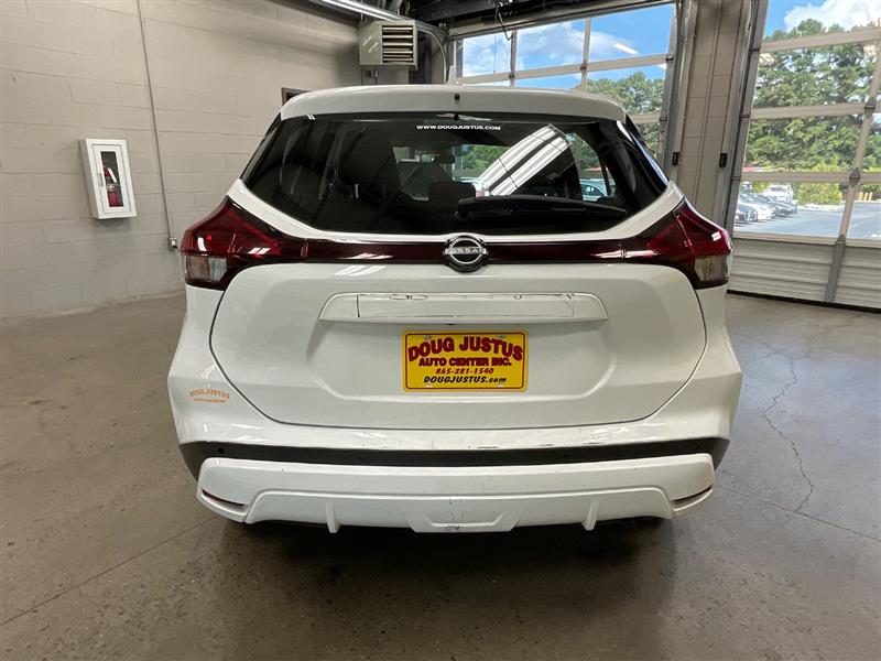2022 NISSAN KICKS S