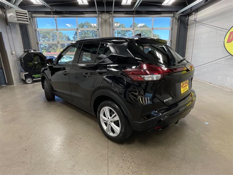2021 NISSAN KICKS S