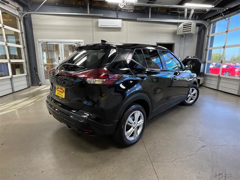 2021 NISSAN KICKS S