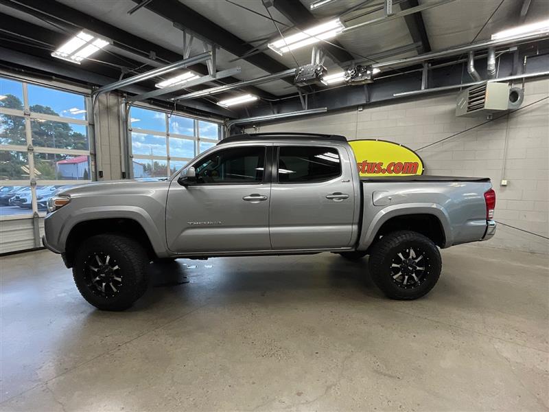 2017 TOYOTA TACOMA SR5