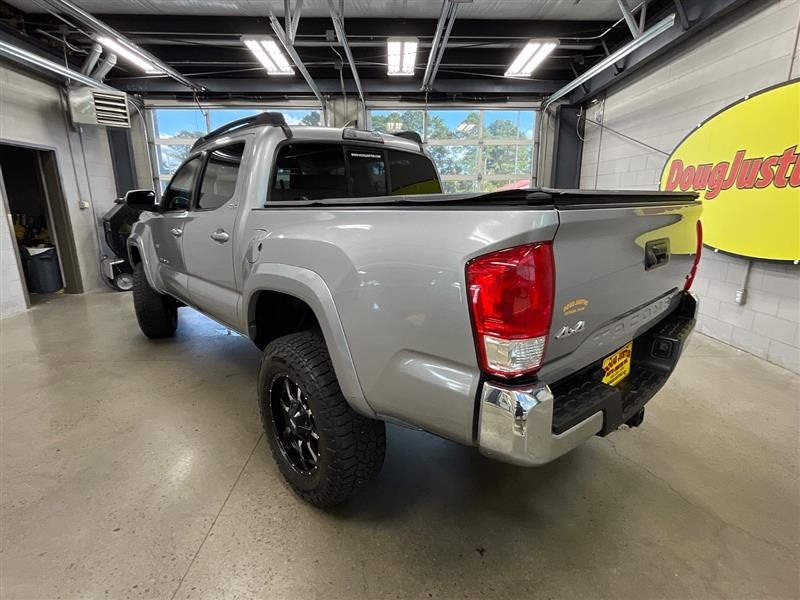 2017 TOYOTA TACOMA SR5