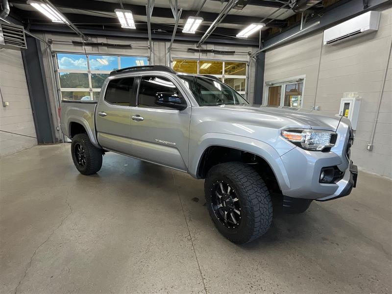 2017 TOYOTA TACOMA SR5