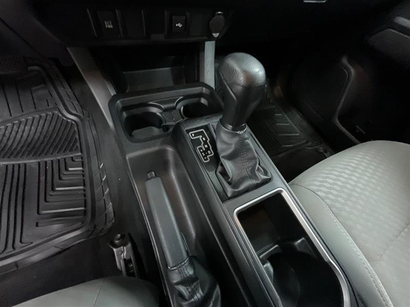 2022 TOYOTA TACOMA SR