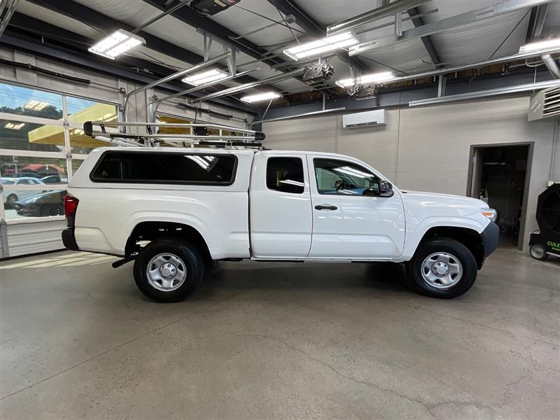 2022 TOYOTA TACOMA SR