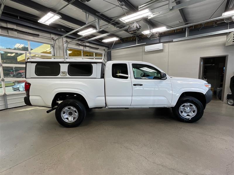 2022 TOYOTA TACOMA SR