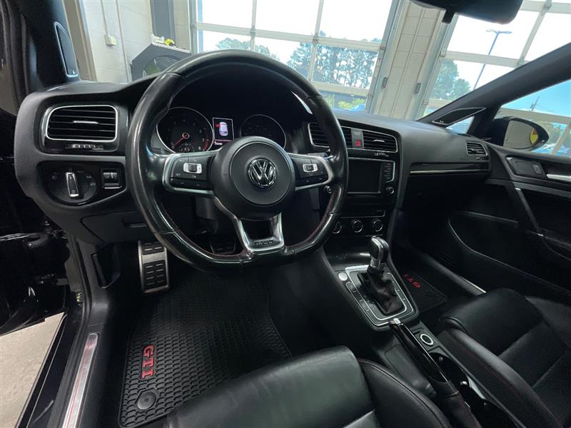 2017 VOLKSWAGEN GOLF GTI SE