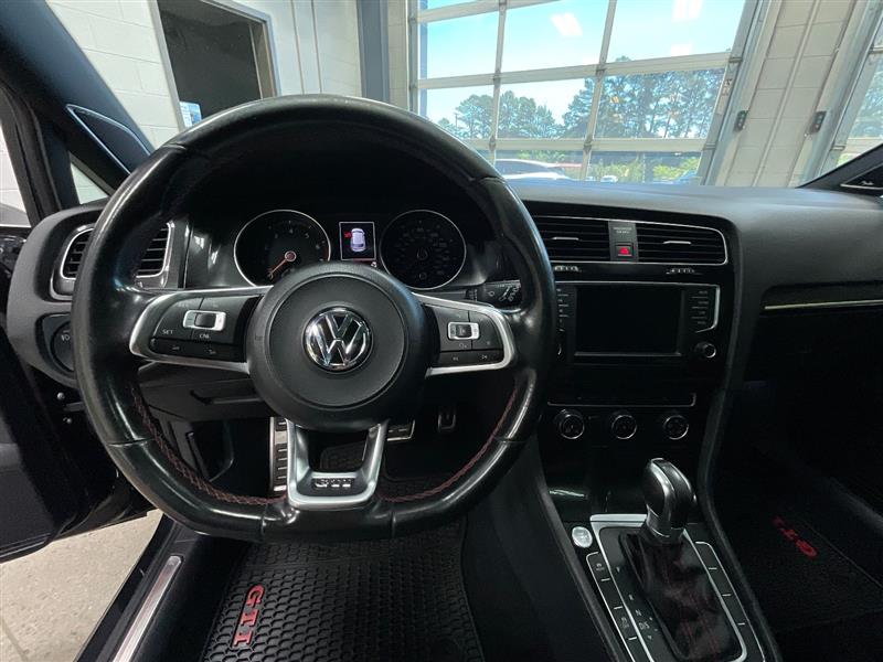 2017 VOLKSWAGEN GOLF GTI SE