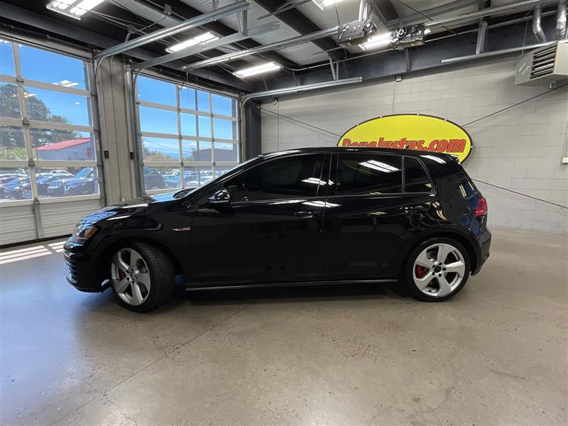2017 VOLKSWAGEN GOLF GTI SE