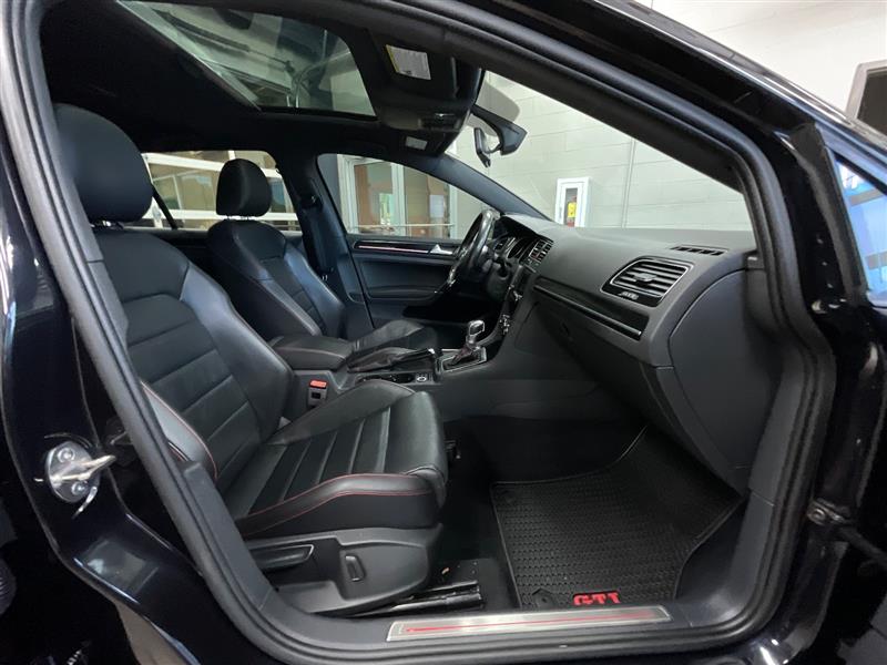 2017 VOLKSWAGEN GOLF GTI SE