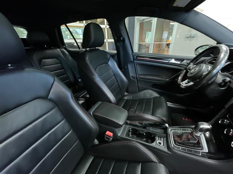 2017 VOLKSWAGEN GOLF GTI SE