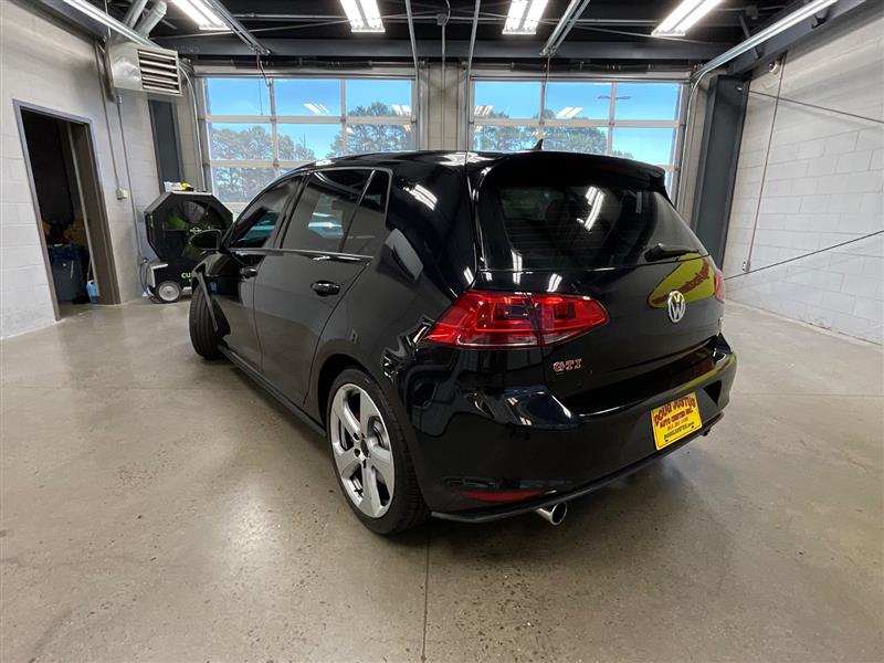 2017 VOLKSWAGEN GOLF GTI SE