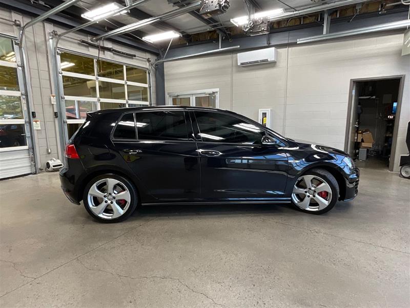 2017 VOLKSWAGEN GOLF GTI SE