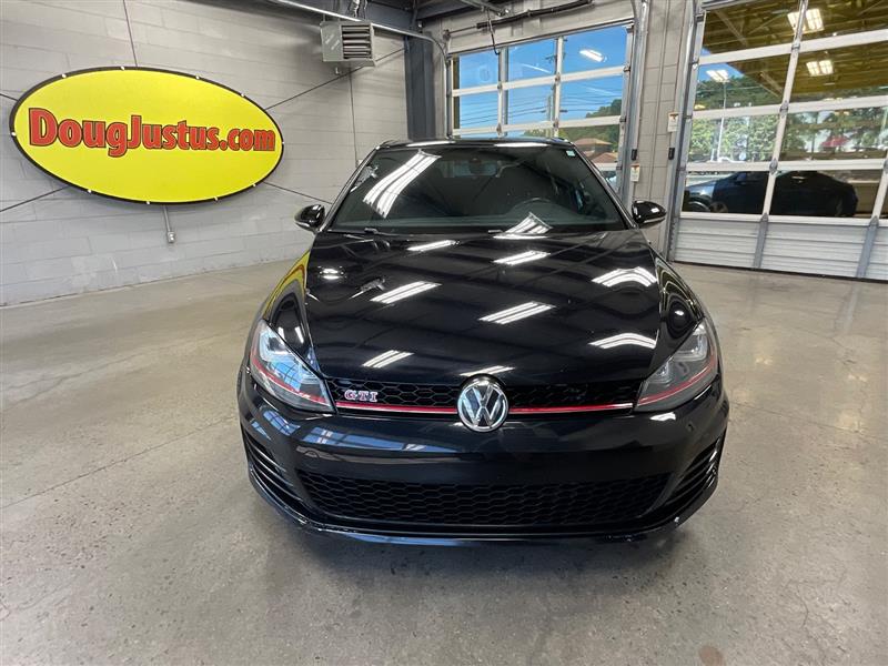 2017 VOLKSWAGEN GOLF GTI SE