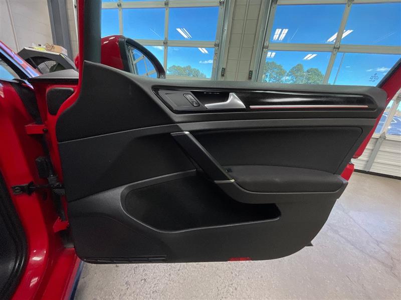 2017 VOLKSWAGEN GOLF GTI S
