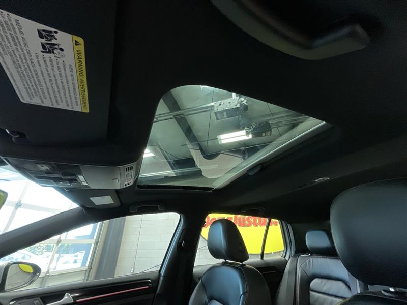 2015 VOLKSWAGEN GOLF GTI SE
