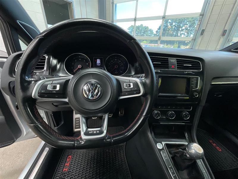 2015 VOLKSWAGEN GOLF GTI SE
