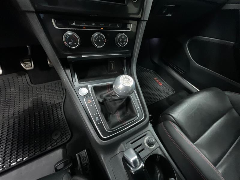 2015 VOLKSWAGEN GOLF GTI SE