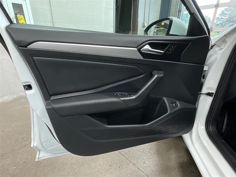 2019 VOLKSWAGEN JETTA SE