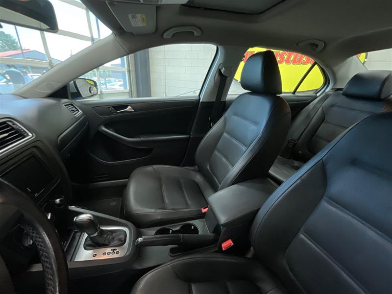 2011 VOLKSWAGEN JETTA SE