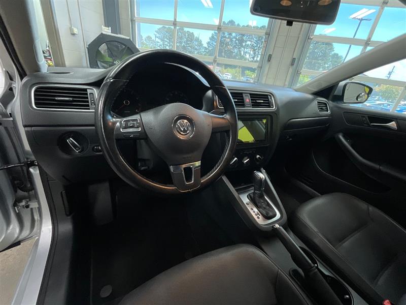 2011 VOLKSWAGEN JETTA SE