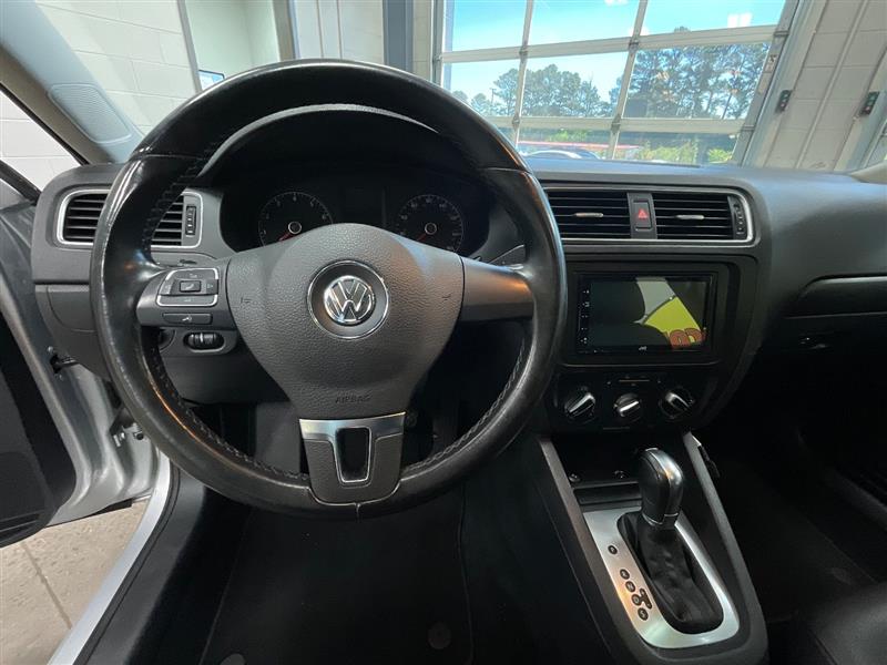 2011 VOLKSWAGEN JETTA SE