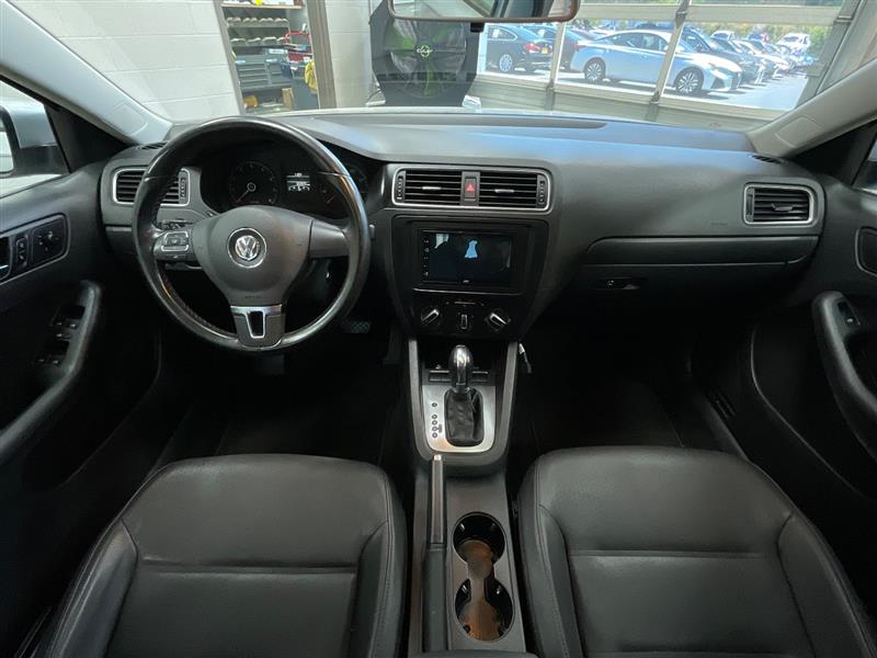 2011 VOLKSWAGEN JETTA SE