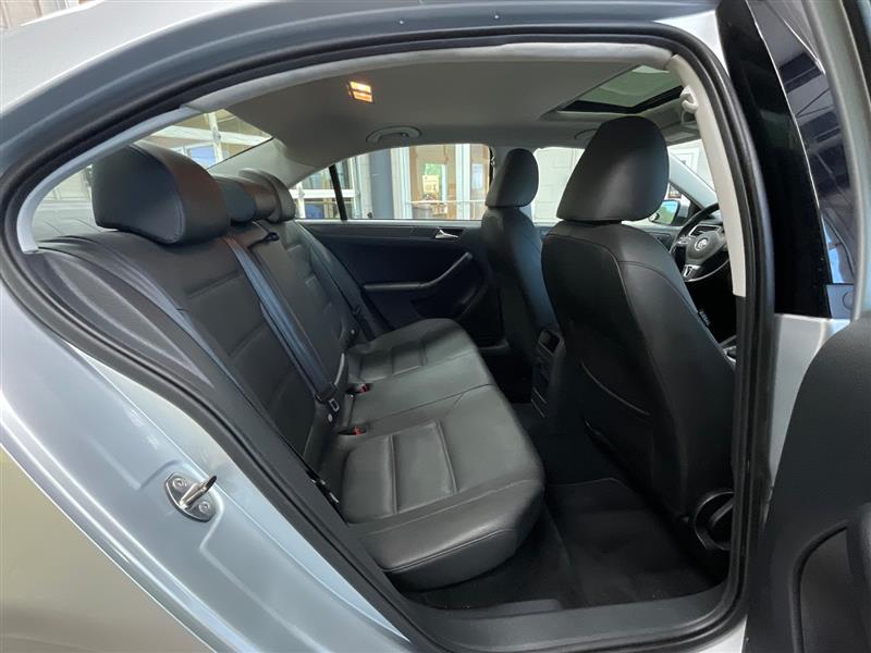 2011 VOLKSWAGEN JETTA SE