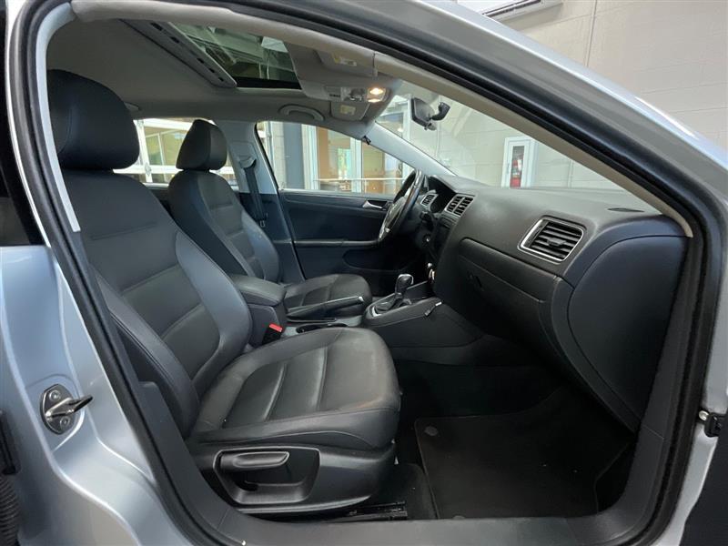 2011 VOLKSWAGEN JETTA SE