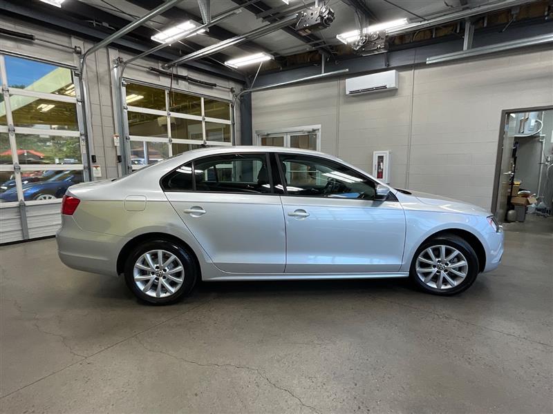 2011 VOLKSWAGEN JETTA SE